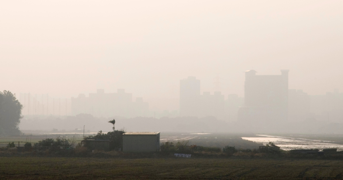 Surging Lung Cancer Cases Among Non-Smokers Linked to Air Pollution